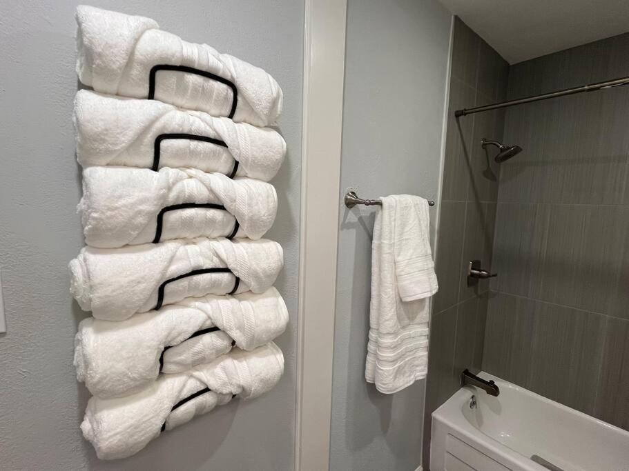Healing Haven King Bed Suite Dallas Ngoại thất bức ảnh